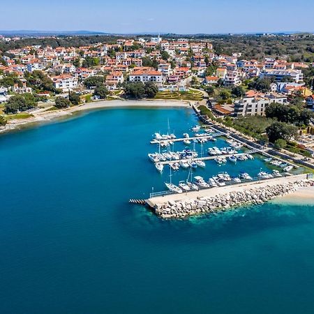 Near The Beach Пула Экстерьер фото